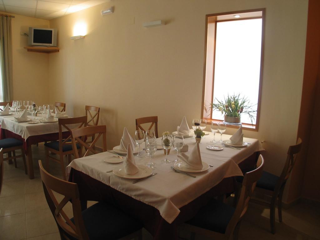 Hostal Ciudad De Caparra Каркабосо Экстерьер фото